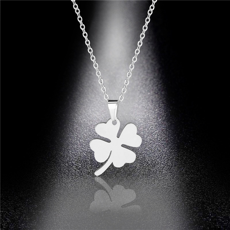Girls Classic Stainless Steel Hollow Lucky Four-leaf Clover Necklace Female Temperament Wild Leaf Pendant Jewelry
Girls Classic Stainless Steel Hollow Lucky Four-leaf Clover Necklace Female Temperament Wild Leaf Pendant Jewelry