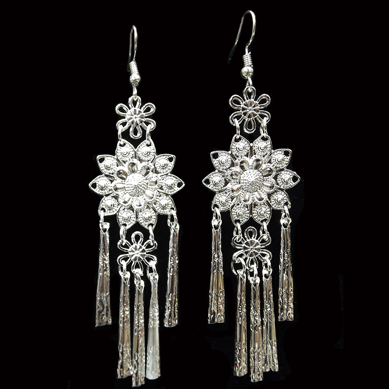 ethnic jhumka sliver flower tassel fashion exaggeration Statement earrings for women national wind jewelry female aretes
ethnic jhumka sliver flower tassel fashion exaggeration Statement earrings for women national wind jewelry female aretes