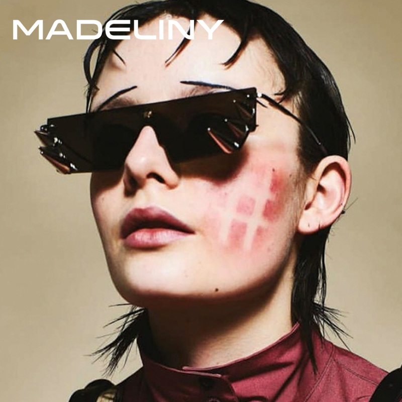MADELINY Vintage Square Sunglasses Women Retro Flat Top Oversized Sun Glasses Men Brand Designer Punk Rivet Eyewear UV400 MA526
MADELINY Vintage Square Sunglasses Women Retro Flat Top Oversized Sun Glasses Men Brand Designer Punk Rivet Eyewear UV400 MA526