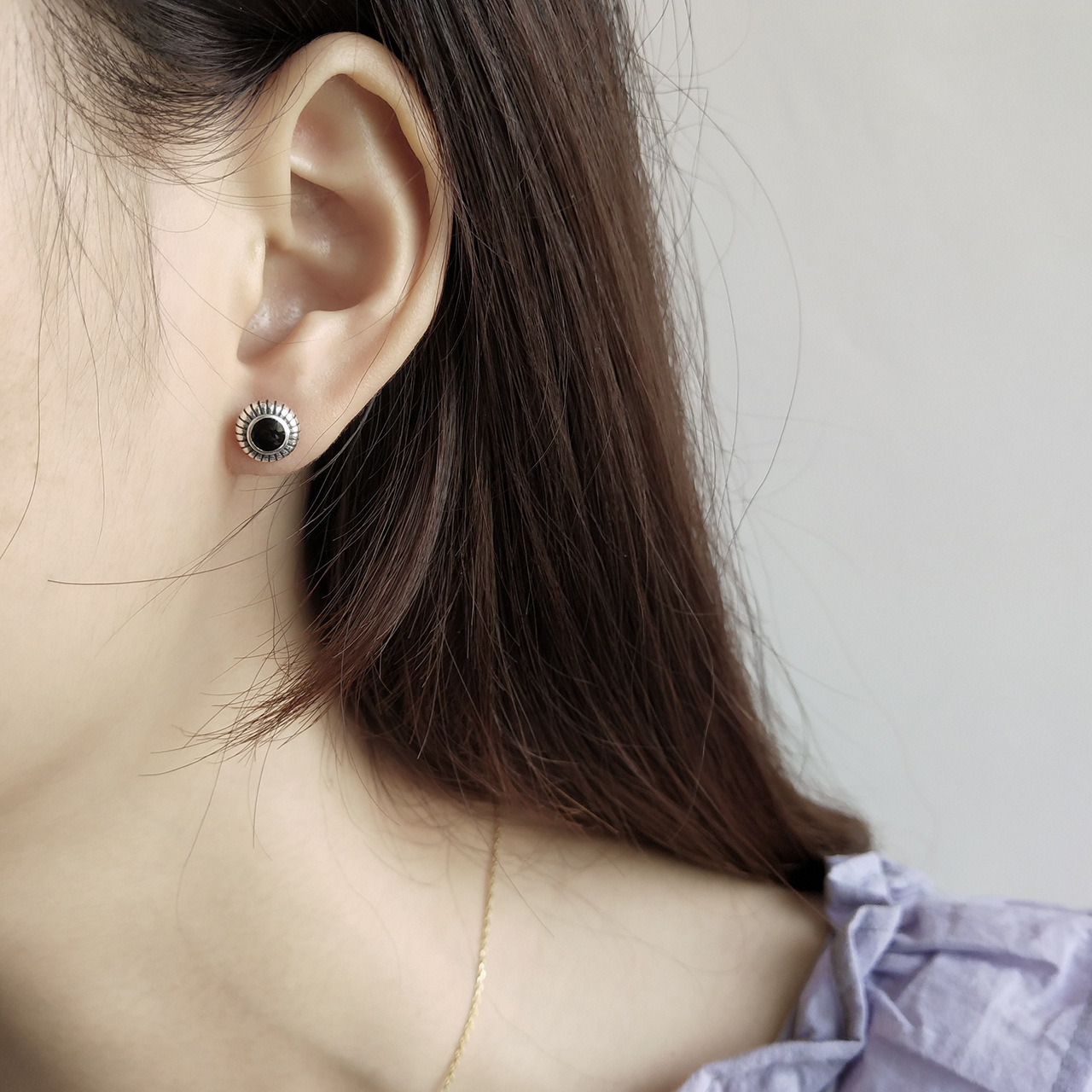 Vintage style 925 sterling silver stud handmade earrings American European antique silver designer stud earrings with black enamal for women