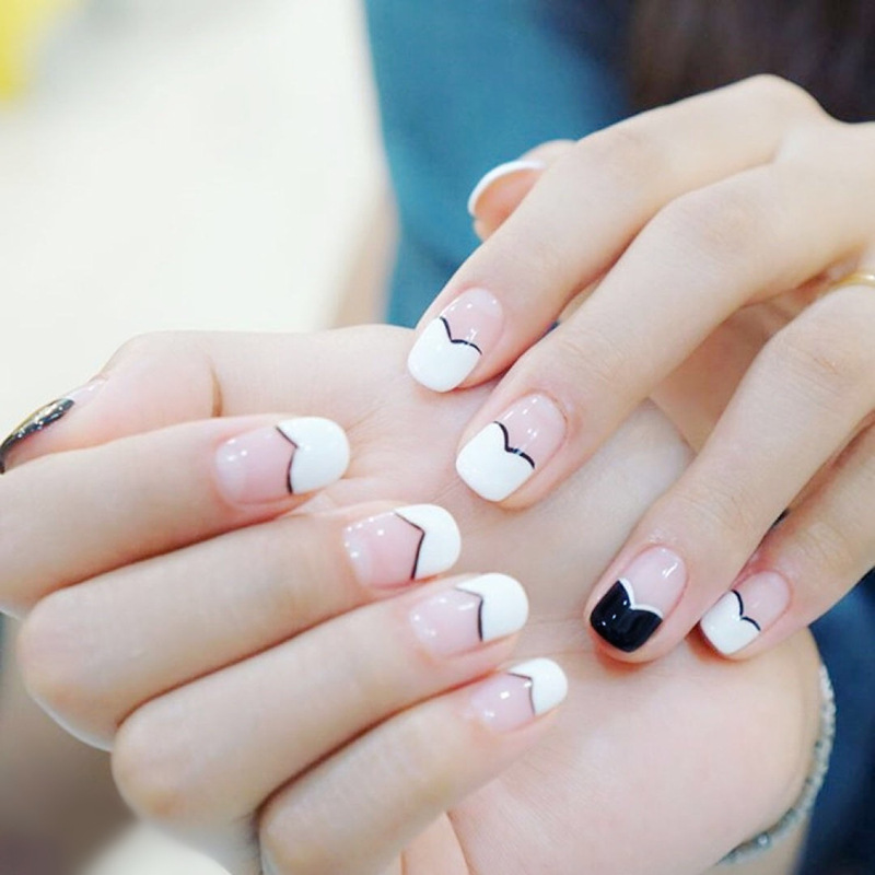 24pcs/boxed Black and White mix color full cover fake french nails Finished products acrylic artificial nail with glue for girls, As show
24pcs/boxed Black and White mix color full cover fake french nails Finished products acrylic artificial nail with glue for girls, As show