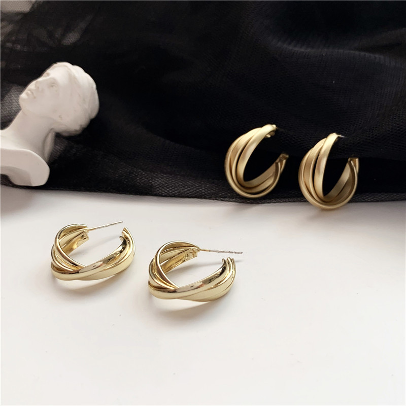 Earrings Piercing Ear Earring Simple Women Jewelry Round Ladies Fashion Girls Korean Yellow Gold Color Classic Stainless Steel
Earrings Piercing Ear Earring Simple Women Jewelry Round Ladies Fashion Girls Korean Yellow Gold Color Classic Stainless Steel