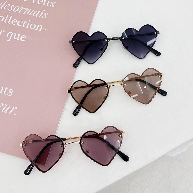 Wholesale High Grade kids Sunglasses Candy colors UV400 Baby boys&girls eyewear Cute Heart Shaped children sun glasses N253
Wholesale High Grade kids Sunglasses Candy colors UV400 Baby boys&girls eyewear Cute Heart Shaped children sun glasses N253