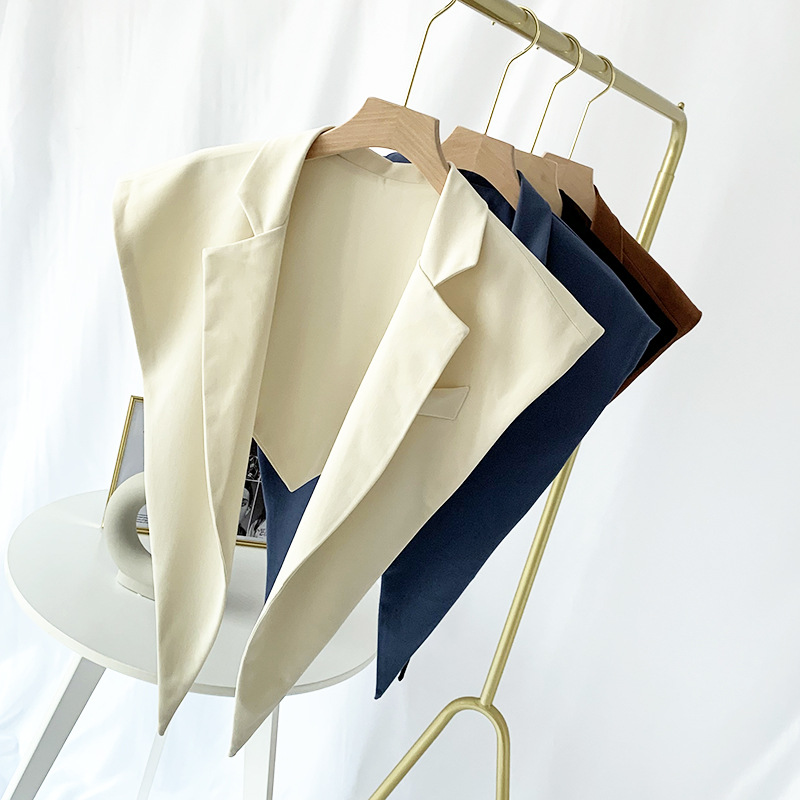 West Collar Scarf Fake Suit Cropped CelebrityInspired Small Summer Thin Sunscreen Shawl Fashion
West Collar Scarf Fake Suit Cropped CelebrityInspired Small Summer Thin Sunscreen Shawl Fashion