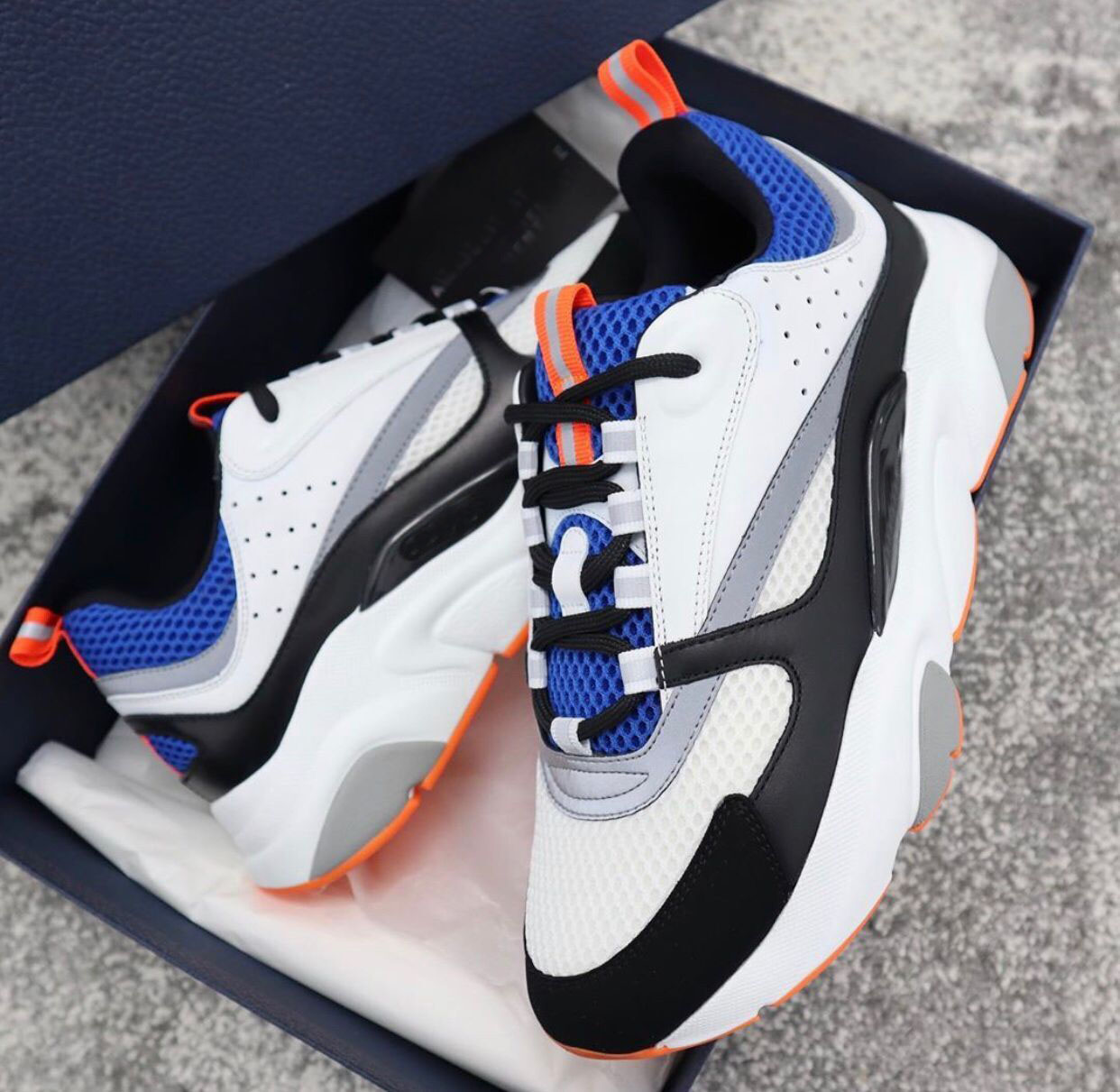 Top Quality Reflective Men's Trainers Shoes Fashion Designer Casual Flats, Breathable & Mesh Couple Sneakers Discount Footwear EU35-46
Top Quality Reflective Men's Trainers Shoes Fashion Designer Casual Flats, Breathable & Mesh Couple Sneakers Discount Footwear EU35-46