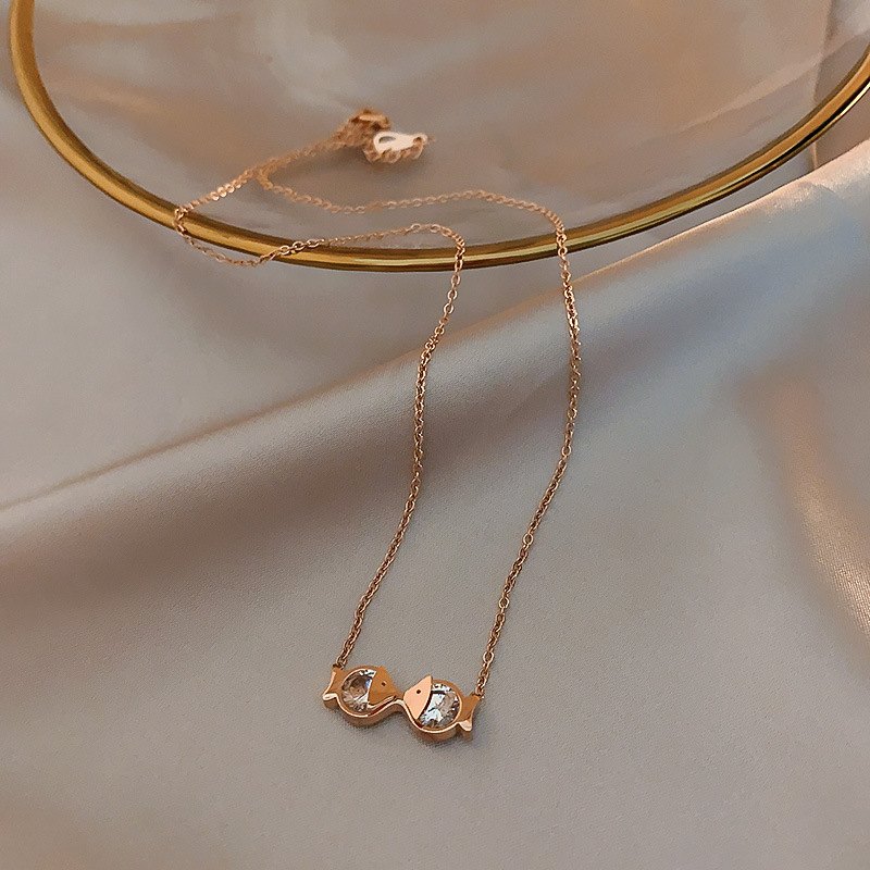 Korea Style Girl Titanium Steel Lovers Fish Cold Simple Retro Clavicle Chain Necklaces for Women Fashion Jewelry Accessories
Korea Style Girl Titanium Steel Lovers Fish Cold Simple Retro Clavicle Chain Necklaces for Women Fashion Jewelry Accessories