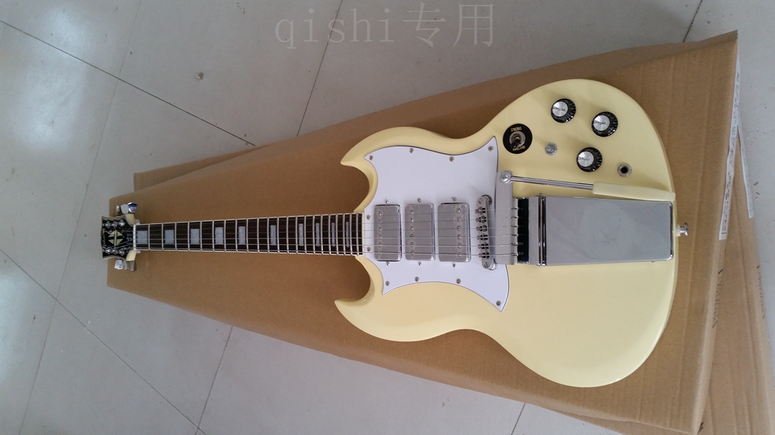 SG cream color Double Cutaway Electric Guitar Long Version Maestro Vibrola Tremolo Bridge, Gold Hardware, Rosewood Fingerboard
SG cream color Double Cutaway Electric Guitar Long Version Maestro Vibrola Tremolo Bridge, Gold Hardware, Rosewood Fingerboard