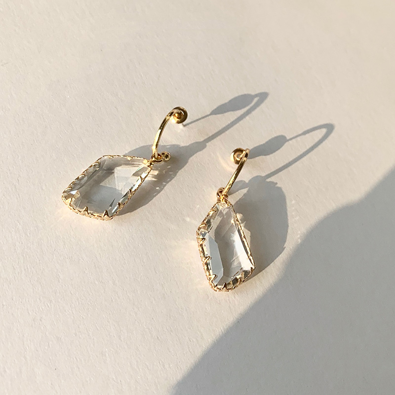 New Trendy Design Transparent Irregular Square Acrylic Long Drop Earrings for Women Girl Gift Party Jewelry
New Trendy Design Transparent Irregular Square Acrylic Long Drop Earrings for Women Girl Gift Party Jewelry
