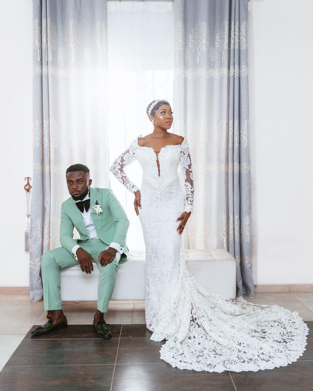 2020 Plus Size Arabic Aso Ebi Luxurious Crystals Lace Wedding Dresses Mermaid Long Sleeves Bridal Dresses Vintage Wedding Gowns ZJ954