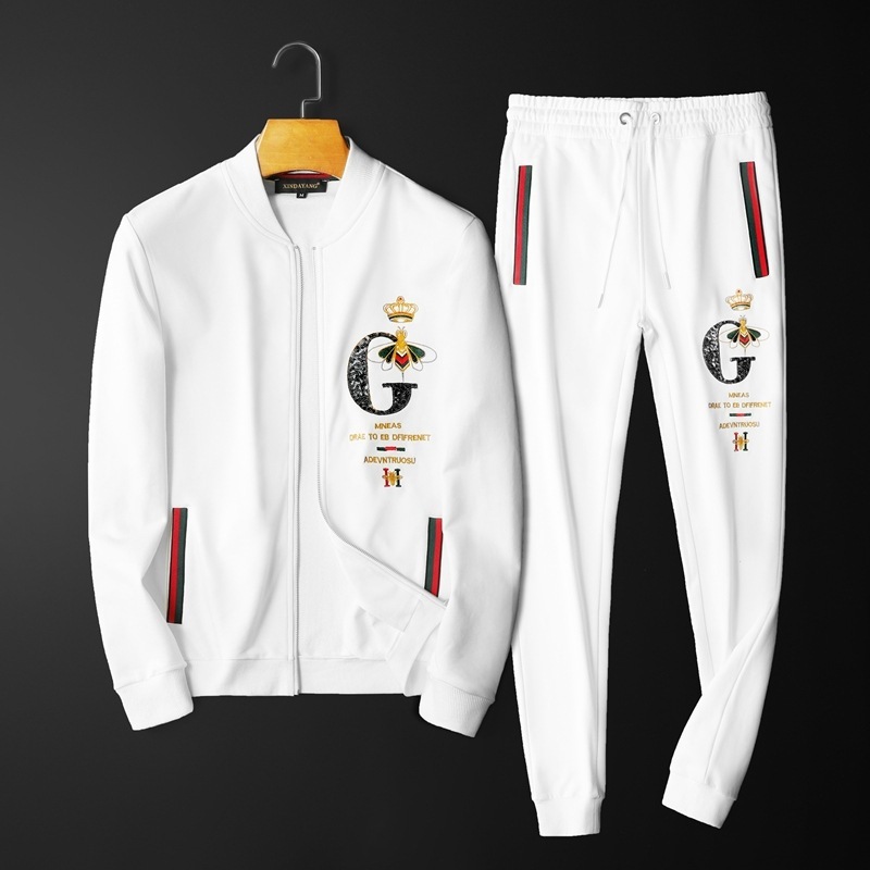 2020 men's temperament autumn new slim cotton long-sleeved sweater casual embroidered sweatpants fashion men's sports suit, Gray
2020 men's temperament autumn new slim cotton long-sleeved sweater casual embroidered sweatpants fashion men's sports suit, Gray