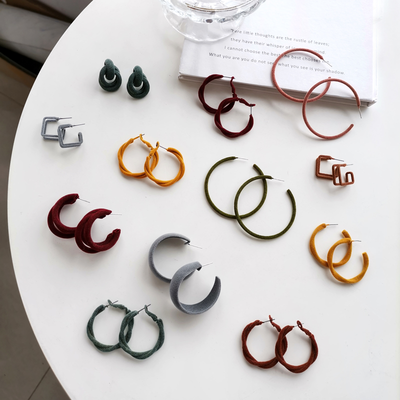 Hoop & Huggie Fashion Jewelry Earrings Selling Autumn Winter Design Metal Geometric Round Warm Velvet For Women Gift
Hoop & Huggie Fashion Jewelry Earrings Selling Autumn Winter Design Metal Geometric Round Warm Velvet For Women Gift