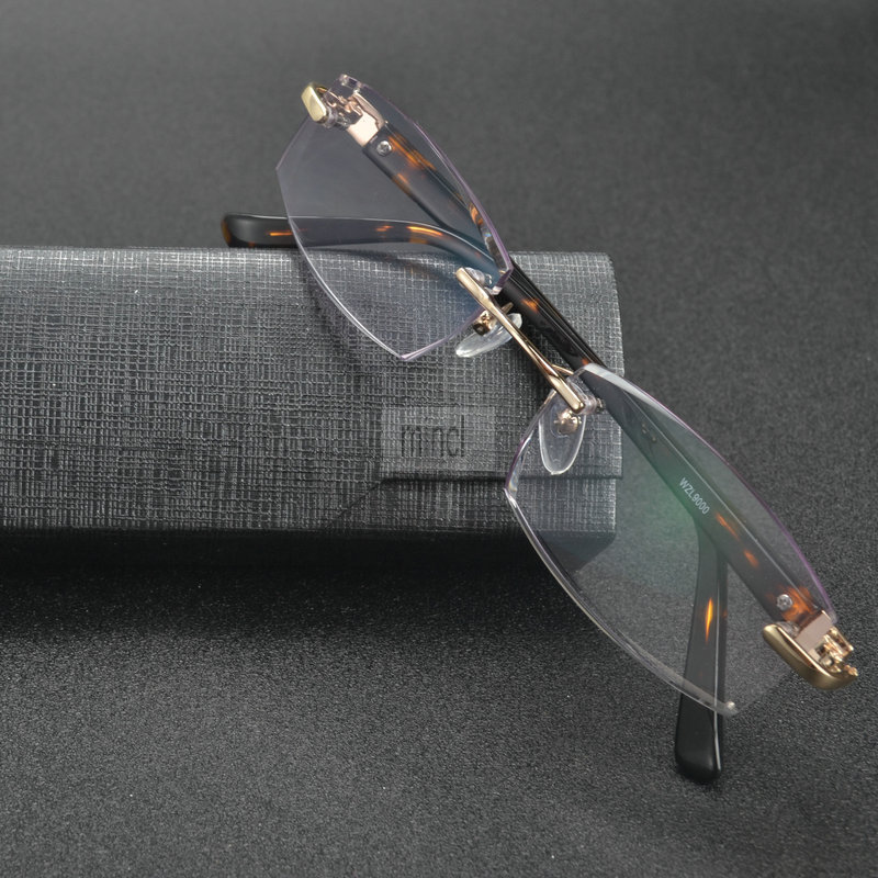 2020 new frameless diamond trimming reading glasses Anti-fatigue reading eyewear men fashion business glasses FML
2020 new frameless diamond trimming reading glasses Anti-fatigue reading eyewear men fashion business glasses FML