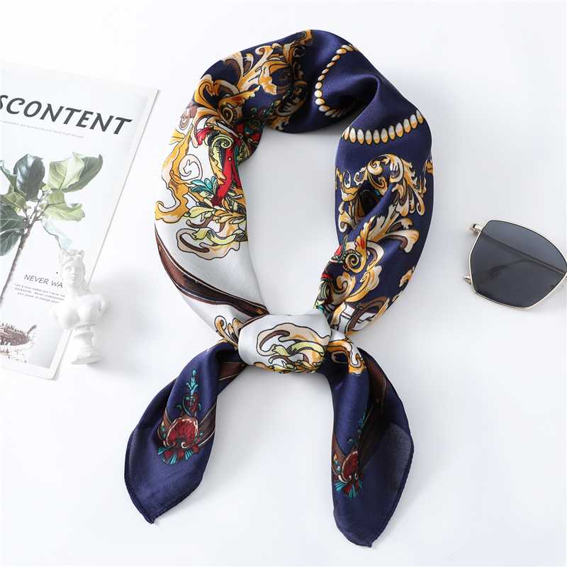 Luxe Designer Zijden Sjaal Vrouwen 70X70Cm Vierkante Hals Sjaals Foulard Bandana 2020 Nieuwe Merk Sjaals Hoge kwaliteit
Luxe Designer Zijden Sjaal Vrouwen 70X70Cm Vierkante Hals Sjaals Foulard Bandana 2020 Nieuwe Merk Sjaals Hoge kwaliteit