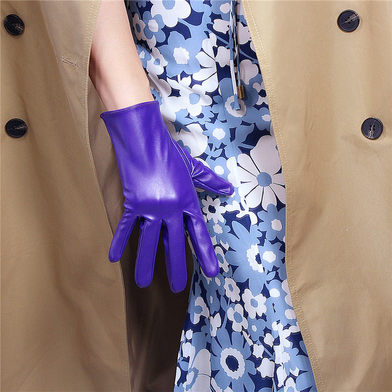 SHORT FASHION GLOVES Faux Leather Sheepskin 8" 21cm Wrist Purple Ultra Violet Women PU Leather Gloves PU195
SHORT FASHION GLOVES Faux Leather Sheepskin 8" 21cm Wrist Purple Ultra Violet Women PU Leather Gloves PU195