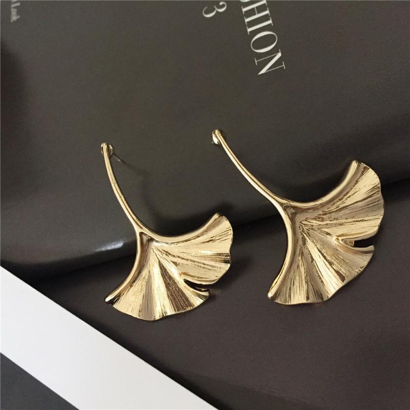 Casual Gingko Leaf in Gold Color Stud Earrings For Women Girl Lady Gift Natural Plant Theme Classic Sensitive Decoration Jewelry
Casual Gingko Leaf in Gold Color Stud Earrings For Women Girl Lady Gift Natural Plant Theme Classic Sensitive Decoration Jewelry
