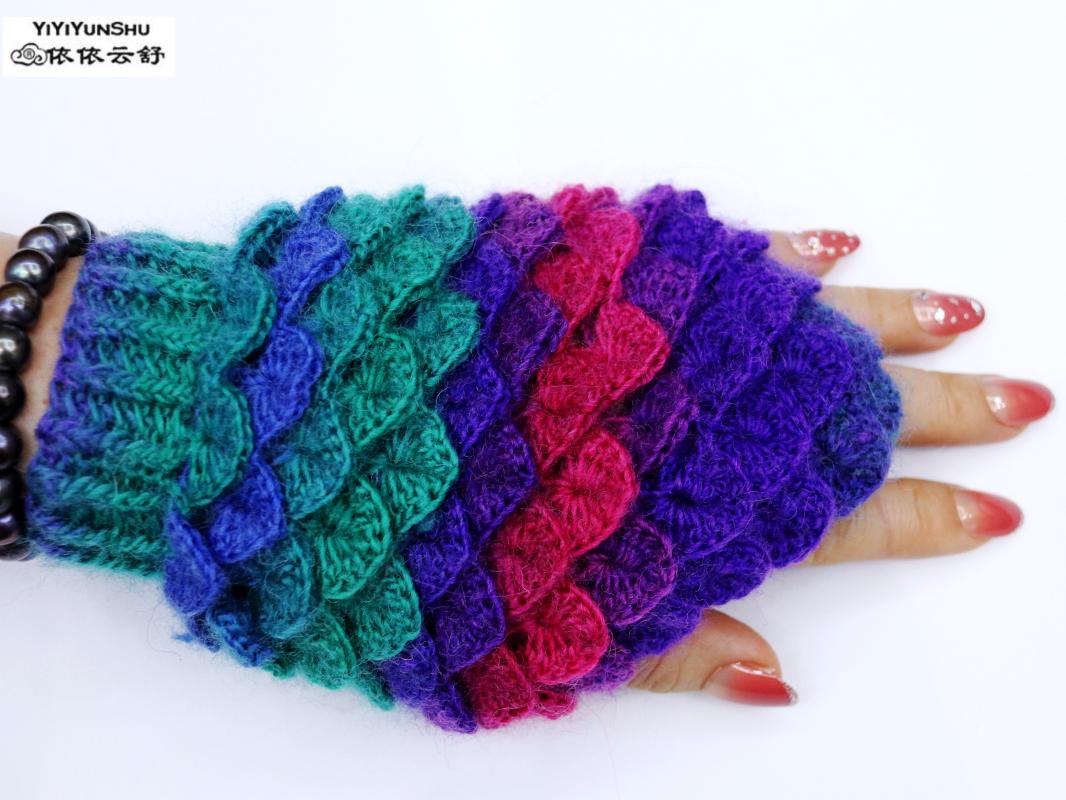 Female gloves hand-crocheted pure wool yarn colorful fish scale flowers driving computer playing mobile phone learning multi-pur
Female gloves hand-crocheted pure wool yarn colorful fish scale flowers driving computer playing mobile phone learning multi-pur