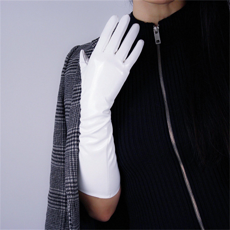 40cm Patent Leather Gloves Long Section PU Emulation Leather Warm Bright Mirror Creamy Beige Cream Female PU46-40
40cm Patent Leather Gloves Long Section PU Emulation Leather Warm Bright Mirror Creamy Beige Cream Female PU46-40