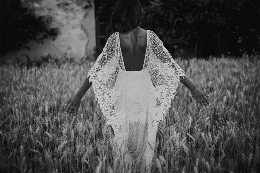 2021 Unique Ivory Country Lace Wedding Dresses Sexy Backless Bat sleeve Deep V Neck Bridal Gowns Boho Beach Wedding Dress Vestidos de Novia