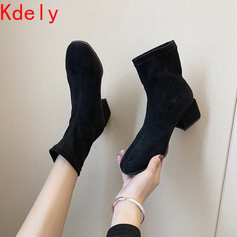 Women Elastic Fabric Boots Suede Short Boots Fashion Handmade Classic Pointed Toe Sheepskin Insole All-match, Black
Women Elastic Fabric Boots Suede Short Boots Fashion Handmade Classic Pointed Toe Sheepskin Insole All-match, Black