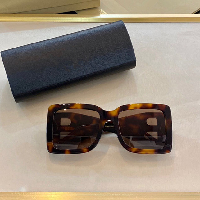 New 4312 sunglasses simple square big frame retro letter B glasses fashion style square frame UV 400 lens top quality comes with case
New 4312 sunglasses simple square big frame retro letter B glasses fashion style square frame UV 400 lens top quality comes with case