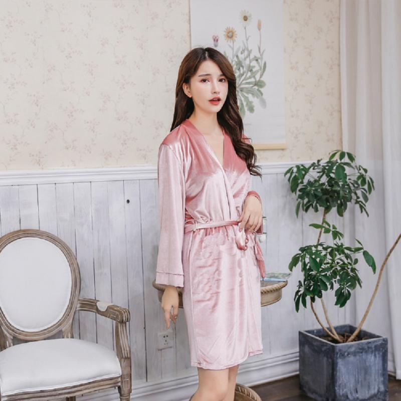 Autumn and Winter New Women's Housewear Velvet Fashion Pure Luxury Long V-collar, Black
Autumn and Winter New Women's Housewear Velvet Fashion Pure Luxury Long V-collar, Black