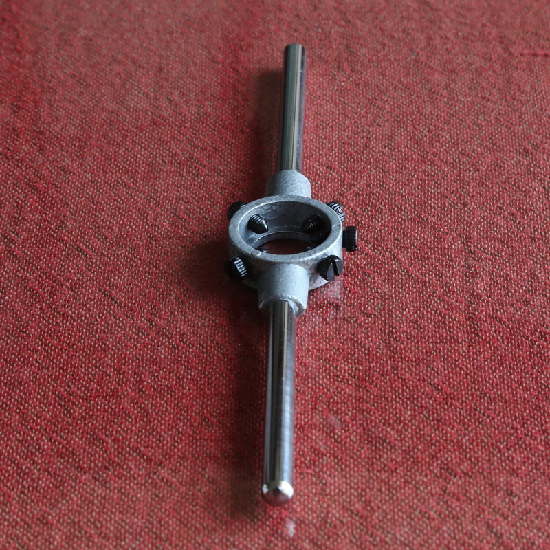 On sale of 1pc alloy steel made 1PC 75mm(M38-M42)/90mm(M45-M52) die wrench circular die hand hinge for hand threading metal work
On sale of 1pc alloy steel made 1PC 75mm(M38-M42)/90mm(M45-M52) die wrench circular die hand hinge for hand threading metal work