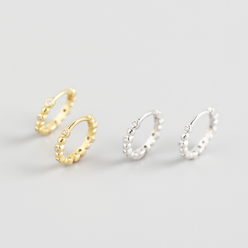 New S925 Sterling Silver Simple Zircon Round Bead Hoop Earrings Women Everyday Silver Jewelry Party Fine Accessory Gift
New S925 Sterling Silver Simple Zircon Round Bead Hoop Earrings Women Everyday Silver Jewelry Party Fine Accessory Gift