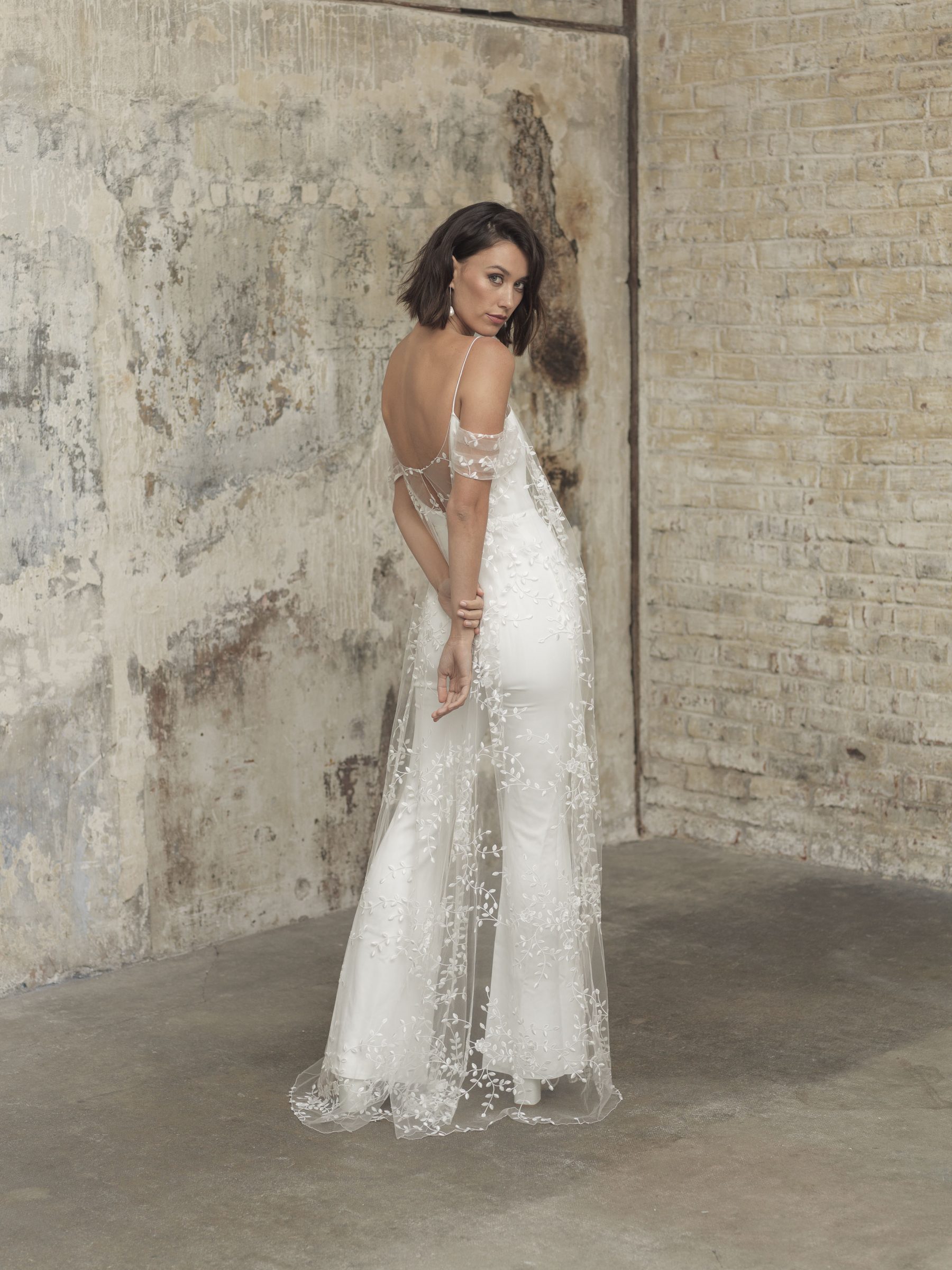2021 Jumpsuits Bridal Outfit With Jacket Beach Wedding Dresses Ankle Length Lace Reception Gowns Women Pant Suit