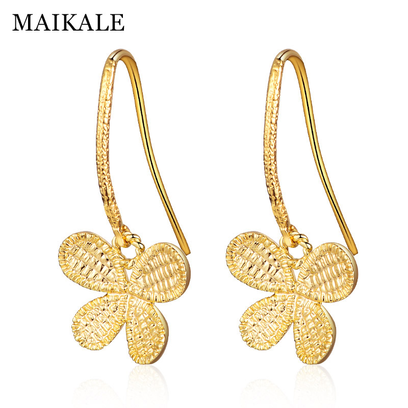 MAIKALE Simple Clover Earrings Gold Color Plated Butterfly Hook Hanging Stud Earrings for Women Accessories Classic Jewelry Gift
MAIKALE Simple Clover Earrings Gold Color Plated Butterfly Hook Hanging Stud Earrings for Women Accessories Classic Jewelry Gift