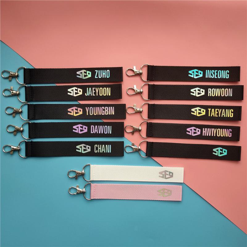 KPOP SF9 Rowoon Zuho Taeyang Hwiyoung Chani Inseong Youngbin Dawon Jaeyoon keychain Name Key chain ring Pendant Lanyard New
KPOP SF9 Rowoon Zuho Taeyang Hwiyoung Chani Inseong Youngbin Dawon Jaeyoon keychain Name Key chain ring Pendant Lanyard New