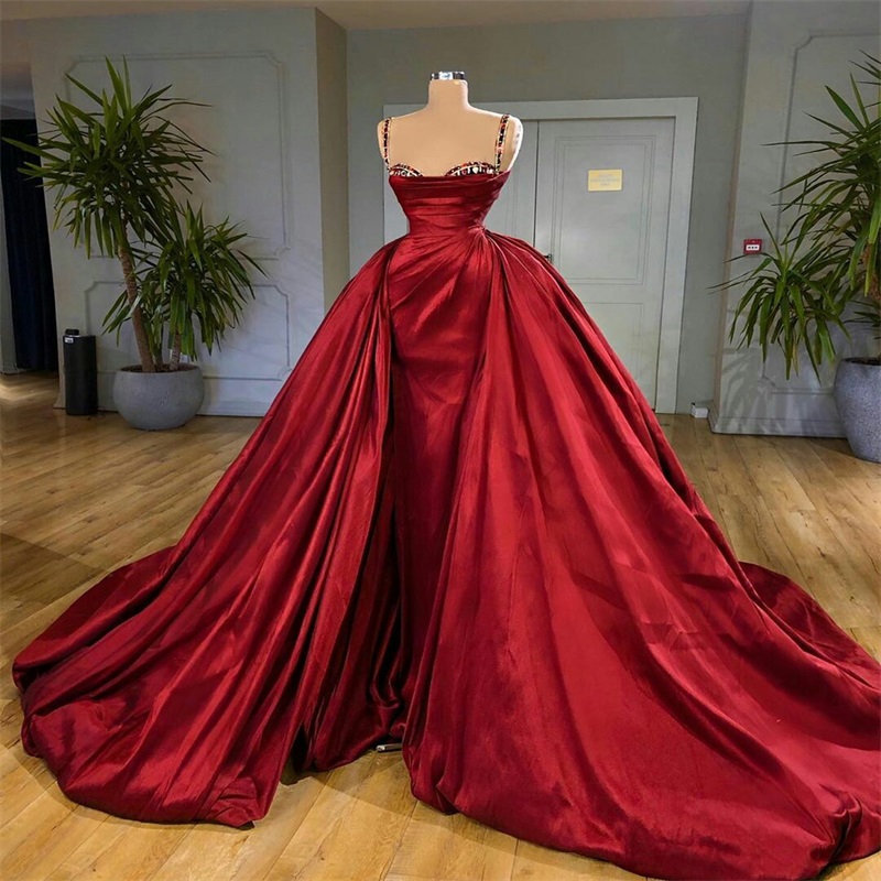 Gorgeous Red A-line Evening Dresses Crystal Beads Sexy Spaghetti Sleeveless Formal Party Dress Sweep Train Custom Made Newest Prom Dress