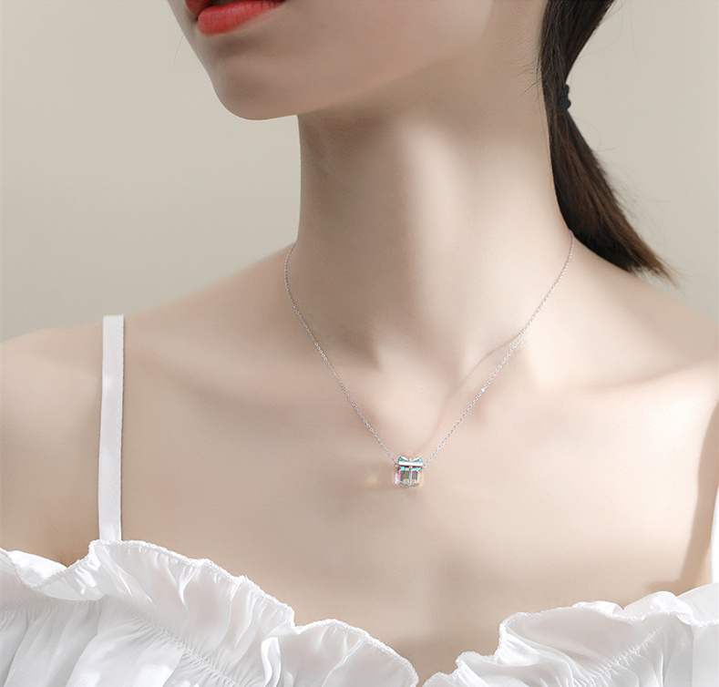 Gift Crystal Necklace Sterling Simple Aurora Sugar Sugar Clavicle Women Necklace Chain
Gift Crystal Necklace Sterling Simple Aurora Sugar Sugar Clavicle Women Necklace Chain