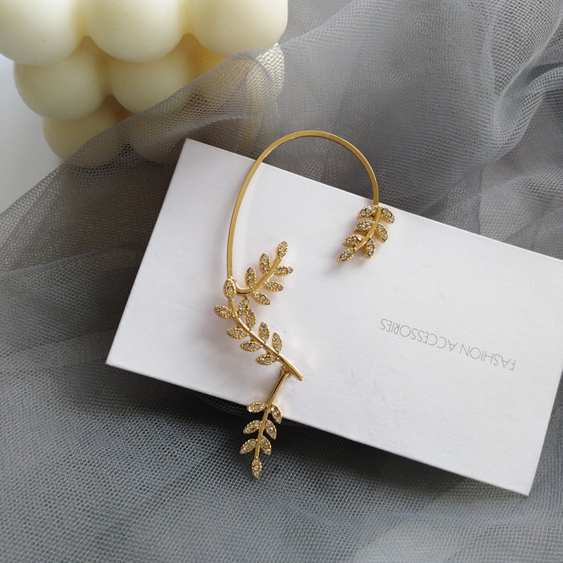 Fashion jewelry metal leaf earrings Bohemia olive branch crystal stud earrings women popular Ears hangl birthday banquet jewelry