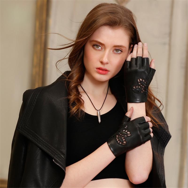 Half Refers To The Real Leather Gloves Female Finger Carved Hollow Leather Gloves Spring And Autumn Thin Section Driving 15444-5
Half Refers To The Real Leather Gloves Female Finger Carved Hollow Leather Gloves Spring And Autumn Thin Section Driving 15444-5