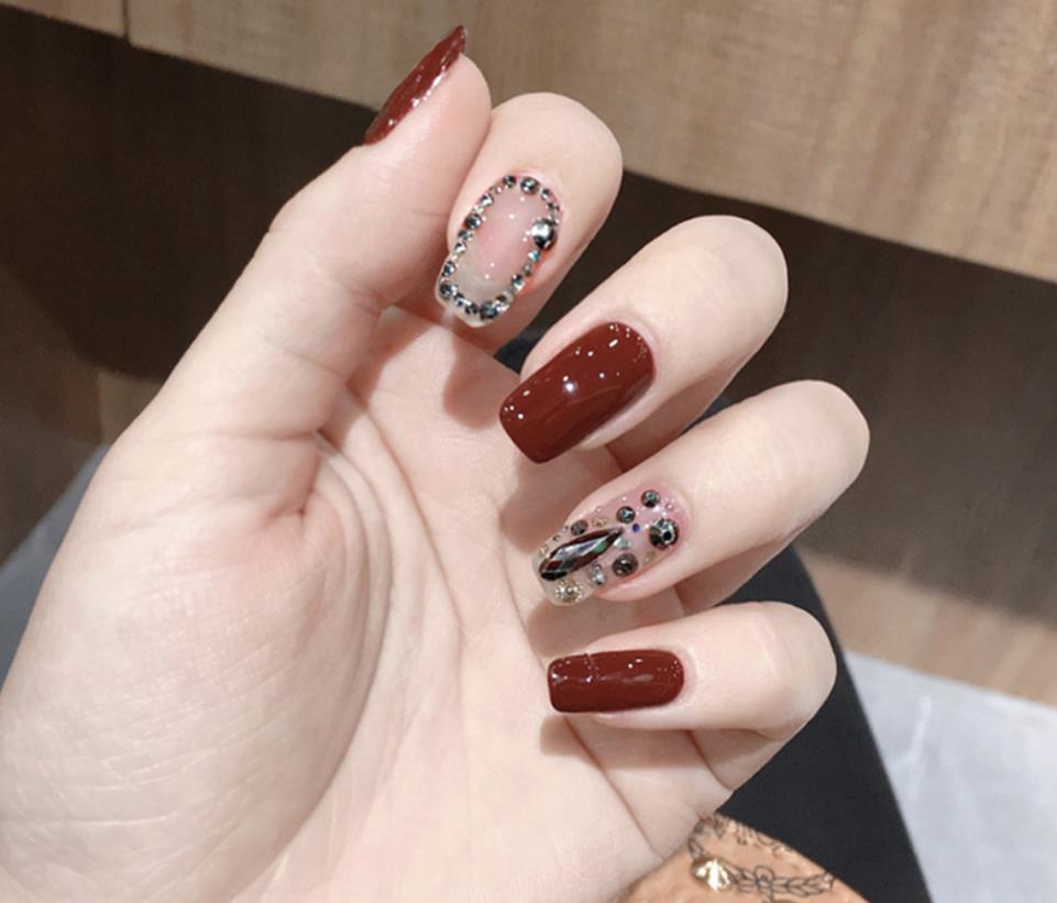 24 Pcs Nude Color nail tips Women Wearable Fake press on Nails with Diamond Short Round Full Cover artificial nails, Burgundy
24 Pcs Nude Color nail tips Women Wearable Fake press on Nails with Diamond Short Round Full Cover artificial nails, Burgundy