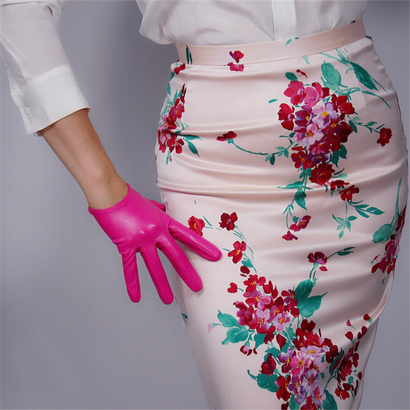 2020 New Ultrashort Leather Gloves 16cm Emulation Leather Sheepskin PU Female Rose Red Dark Pink Women Gloves PU104
2020 New Ultrashort Leather Gloves 16cm Emulation Leather Sheepskin PU Female Rose Red Dark Pink Women Gloves PU104