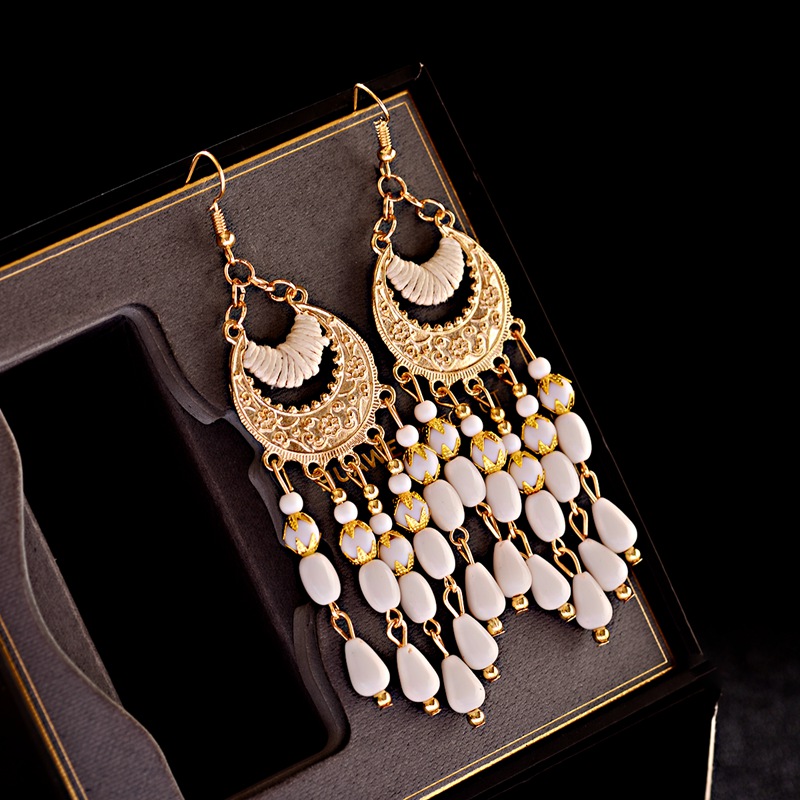 2020 Vintage Ethnic Bohemian White Beads Jhumka Earrings Geometric Metal Tassel Earrings Tibetan Jewelry
2020 Vintage Ethnic Bohemian White Beads Jhumka Earrings Geometric Metal Tassel Earrings Tibetan Jewelry