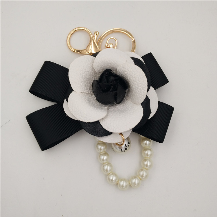 Leather Camellia Flower Keychain Keyring For Women Leather Flower Bag Charm Glass Pearl Key Chain Gold Car Keyrings