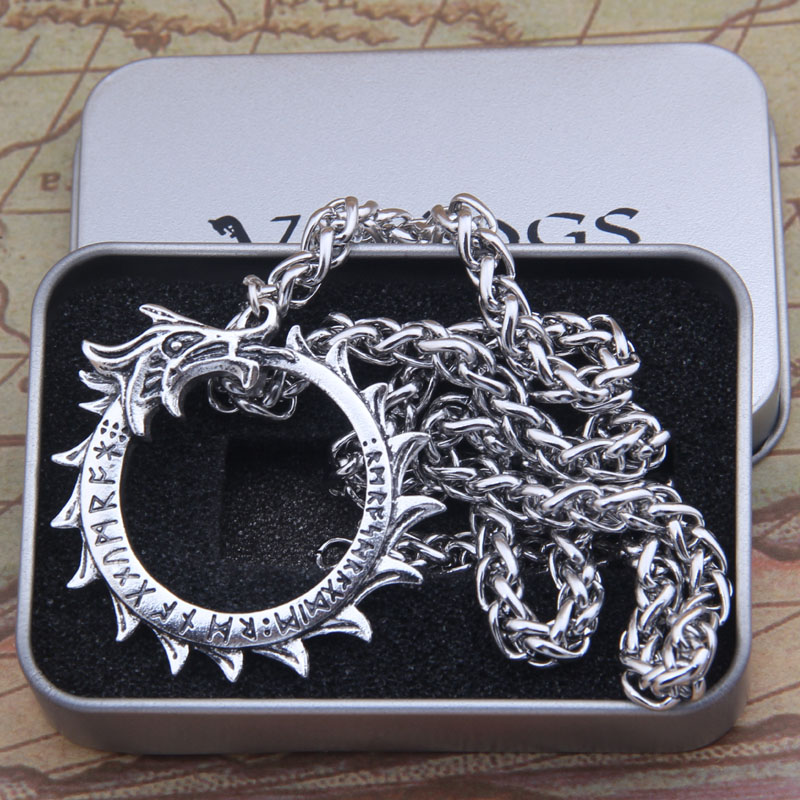 2020 Nordic Vikings Vegvisir round dragon pendant necklace for men gift with stainless steel chain
2020 Nordic Vikings Vegvisir round dragon pendant necklace for men gift with stainless steel chain