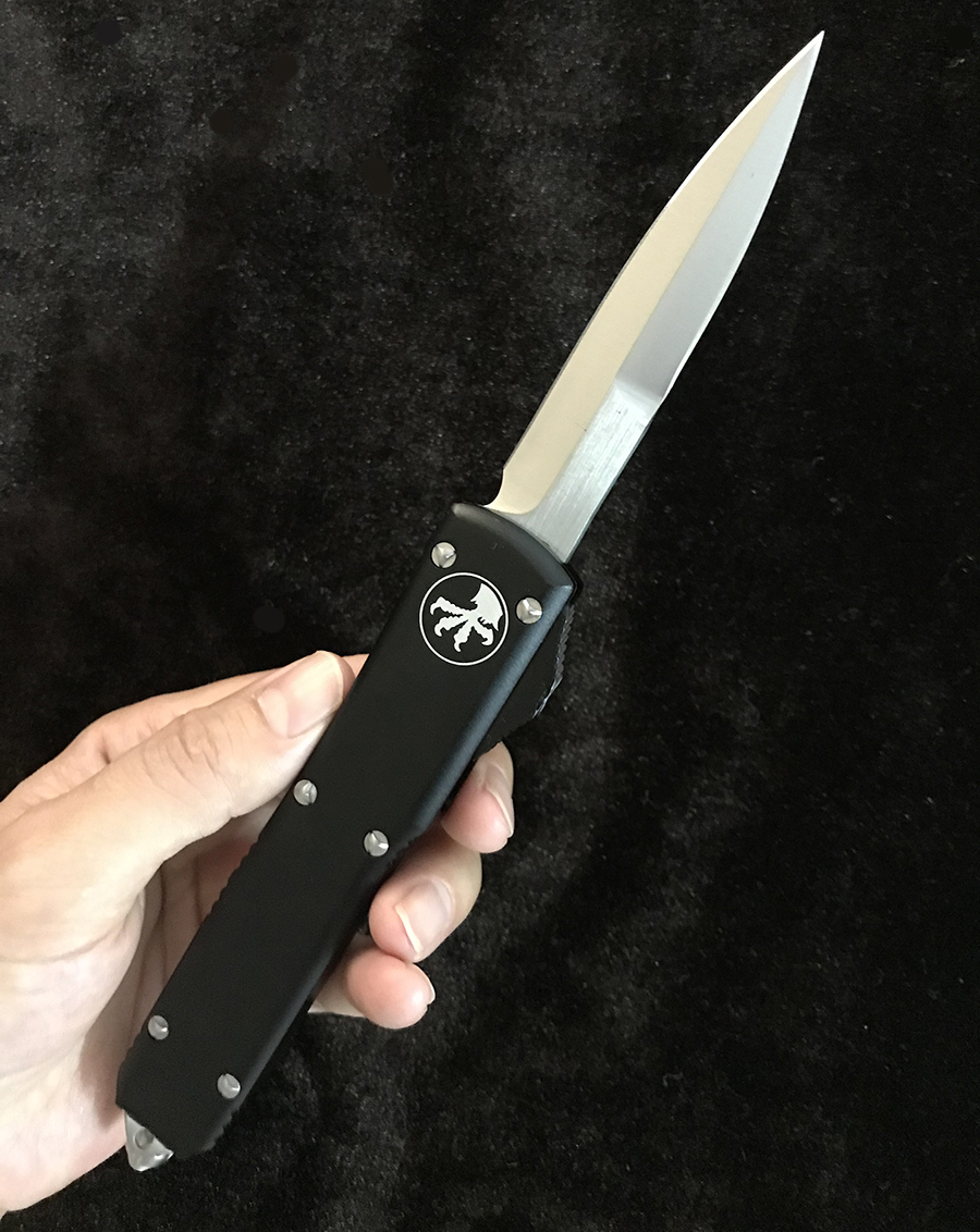 A15 CNC VG10 ST automatic knives Benchmade knife t6061 handle CNC VG10 steel OUT pocket knife BM3300 Camping tactical Survival Hunting knife
A15 CNC VG10 ST automatic knives Benchmade knife t6061 handle CNC VG10 steel OUT pocket knife BM3300 Camping tactical Survival Hunting knife