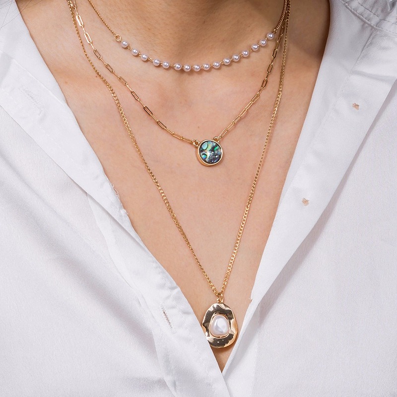Gold Plated Pearl Round Piece Natural Color Abalone Shell Necklace Pendant Multi-layer Bead Clavicle Necklace for Women
Gold Plated Pearl Round Piece Natural Color Abalone Shell Necklace Pendant Multi-layer Bead Clavicle Necklace for Women