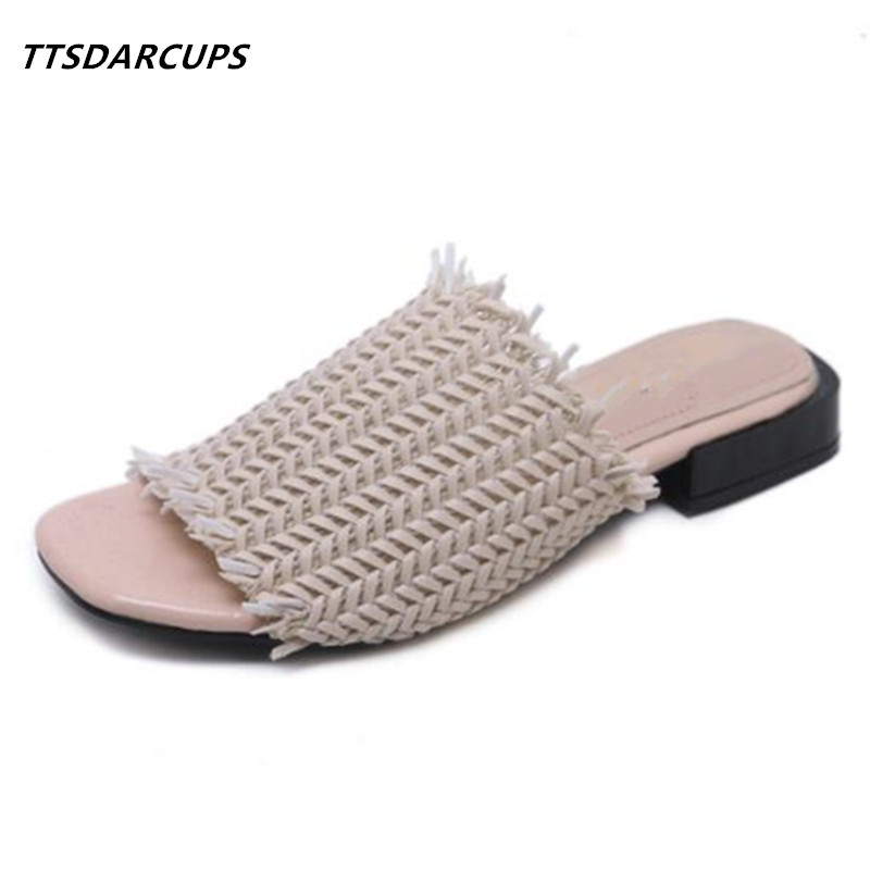 New women's shoes European and American fashion slippers Weave the flat bottom Slacker slippers Square head elastic sandals, Beige
New women's shoes European and American fashion slippers Weave the flat bottom Slacker slippers Square head elastic sandals, Beige