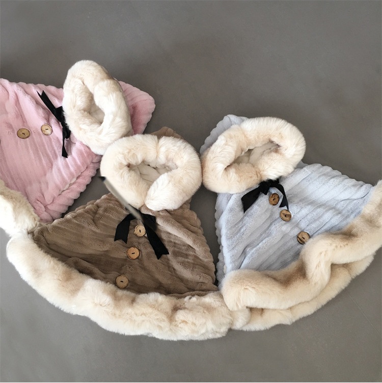 Vieeoease Girls Poncho Christmas Kids Clothing 2018 Winter Fashion Fur Wool Plush Coat for Girls EE-1082, Blue
Vieeoease Girls Poncho Christmas Kids Clothing 2018 Winter Fashion Fur Wool Plush Coat for Girls EE-1082, Blue
