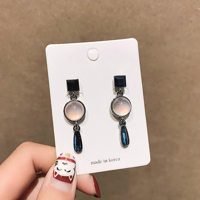 Simple Indifferent Wind Korea Modi Blue High Sense French Drop Earrings for Women Fashion Jewelry Accessories
Simple Indifferent Wind Korea Modi Blue High Sense French Drop Earrings for Women Fashion Jewelry Accessories