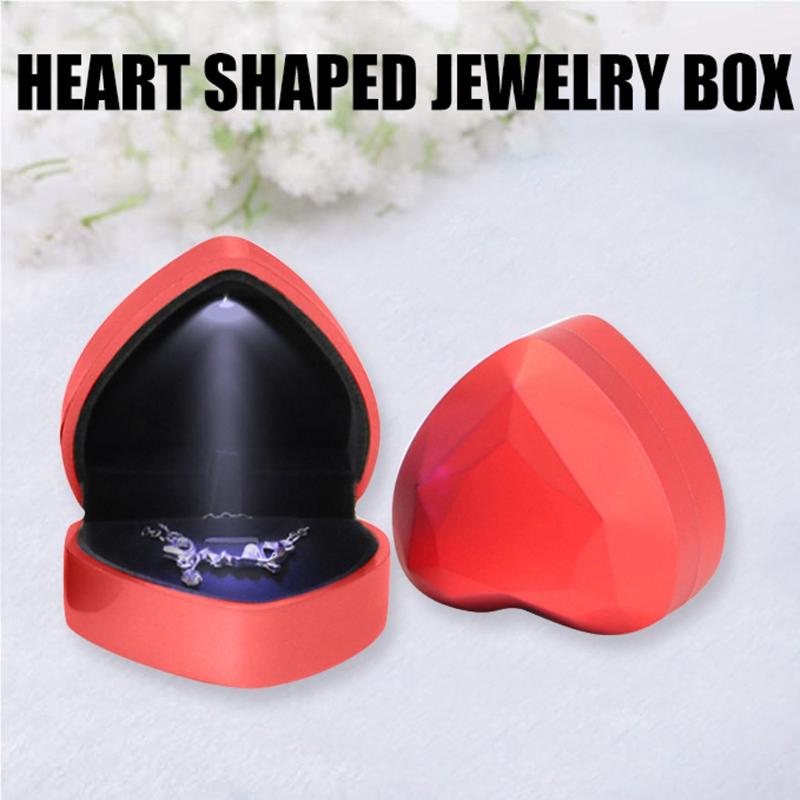 Gift Boxes Heart Shaped Necklace Protection Box Drop Resistant Solid Color At Table Using High-quality High Gloss Paint Material
Gift Boxes Heart Shaped Necklace Protection Box Drop Resistant Solid Color At Table Using High-quality High Gloss Paint Material