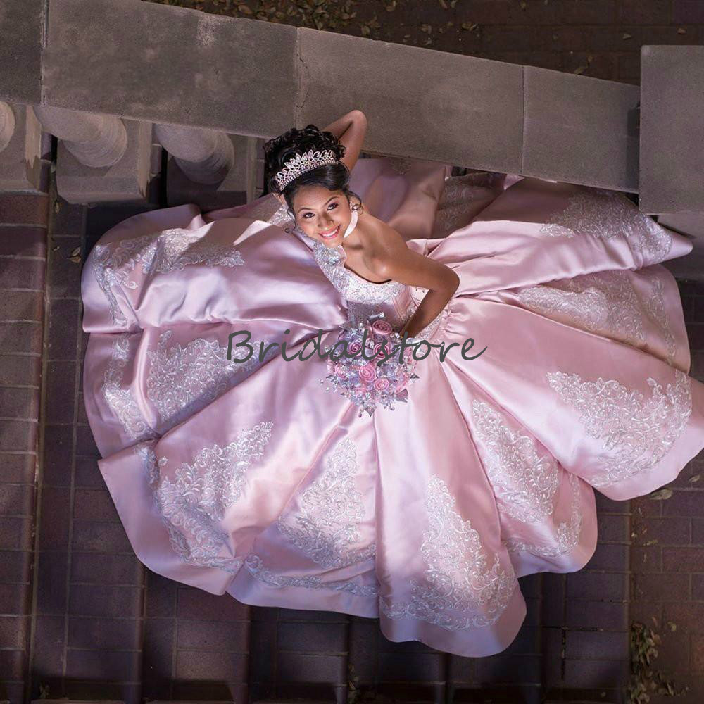 Beautiful Pink Sweet 16 Dresses Sexy Halter Lace Appliques Ball Gown Prom Dress Floor Length Satin Sweet 16 Party Gowns Quinceanera Dresses