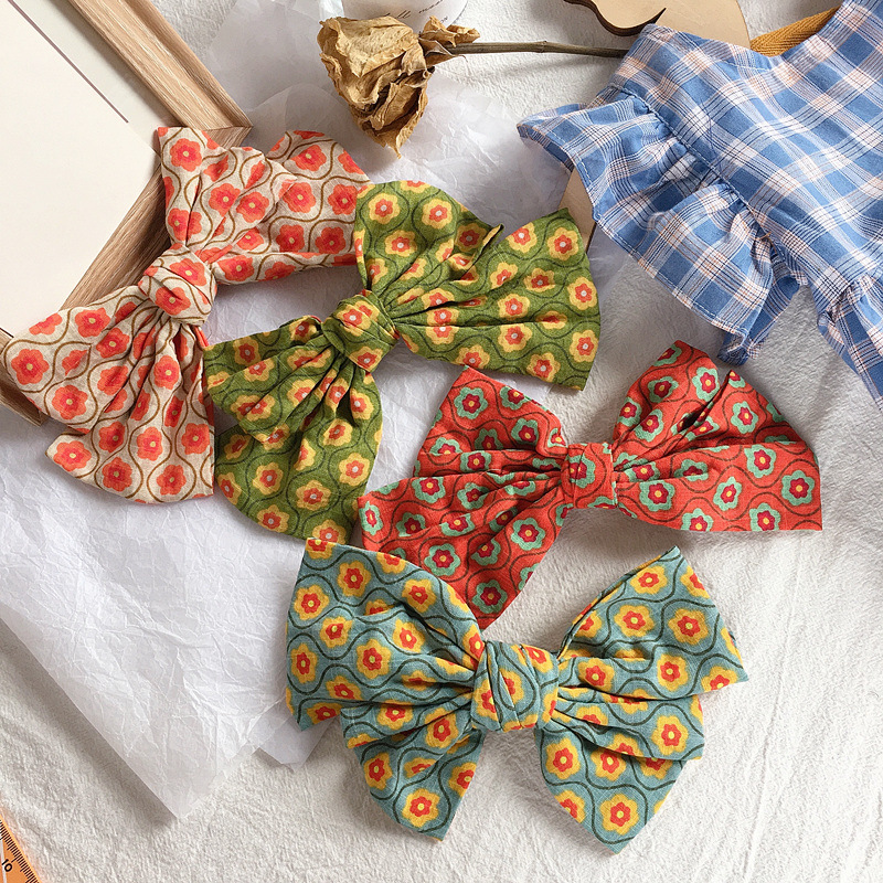 2020 New Cute Girl Hair Clips Korean Style Vintage Printed Fabric Big Bow Hair Pins for Children Fashion Accessories
2020 New Cute Girl Hair Clips Korean Style Vintage Printed Fabric Big Bow Hair Pins for Children Fashion Accessories