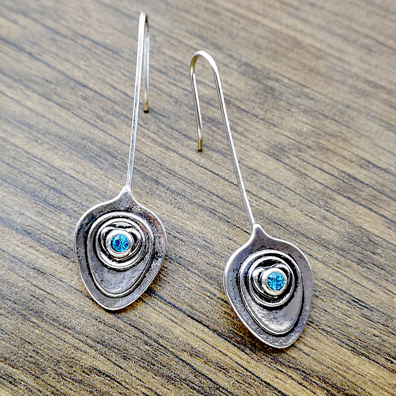 Fashion Bohemia Style Flower Drop Earrings Classic Women Contracted Eardrop Earrings Jewelry for Female Party Gift
Fashion Bohemia Style Flower Drop Earrings Classic Women Contracted Eardrop Earrings Jewelry for Female Party Gift