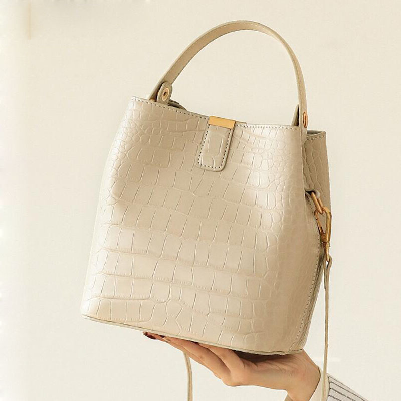 FOXER Women Genuine Leather hadbag quality cowhide Fashion crocodile pattern women bag tote leather shoulder Crossbody bag, Black
FOXER Women Genuine Leather hadbag quality cowhide Fashion crocodile pattern women bag tote leather shoulder Crossbody bag, Black