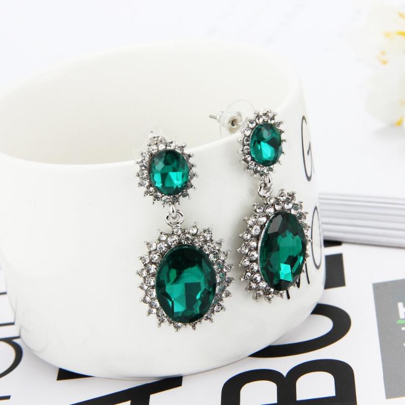 LUBOV Crystal Drop Earrings Shinning Elegant Lovely Crystal Water Drop Oval Gem Stone Pendant Dangle Earrings Women Jewelry 2020
LUBOV Crystal Drop Earrings Shinning Elegant Lovely Crystal Water Drop Oval Gem Stone Pendant Dangle Earrings Women Jewelry 2020